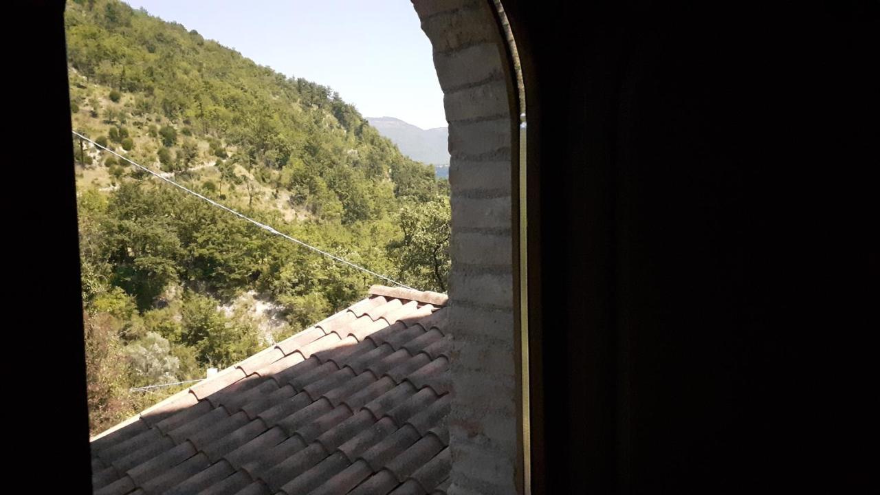 Agriturismo Marcofrate, A Retreat In The Nature Valtopina Bagian luar foto