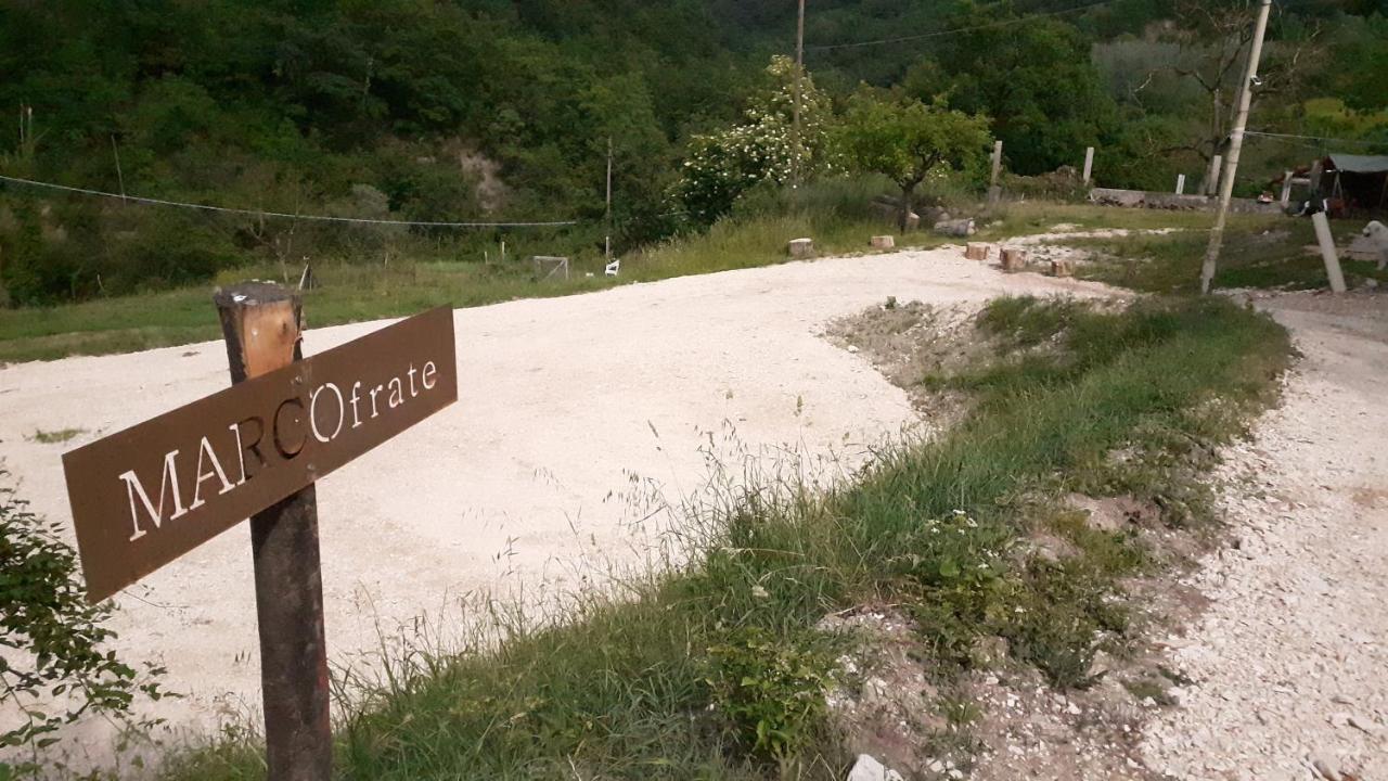 Agriturismo Marcofrate, A Retreat In The Nature Valtopina Bagian luar foto